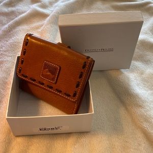 Dooney & Bourke billfold wallet